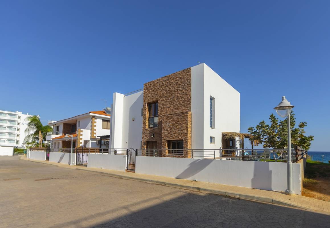 villa 13 15
