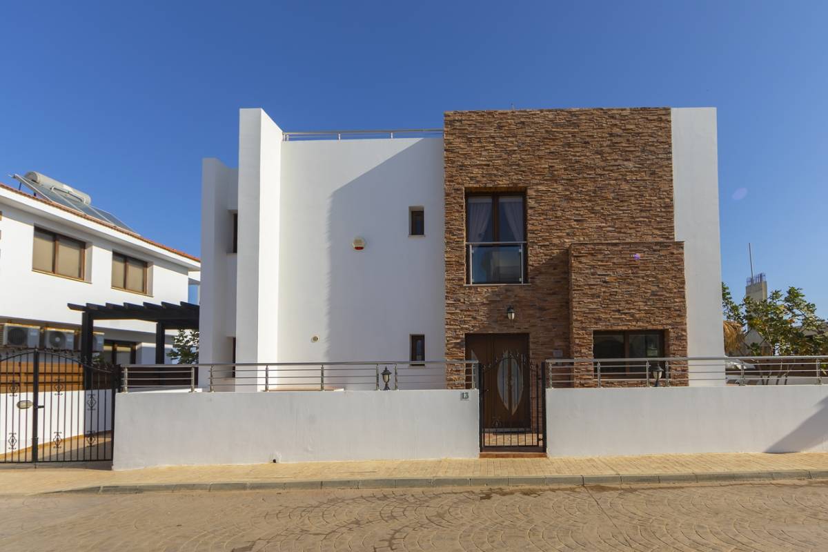 villa 13 16